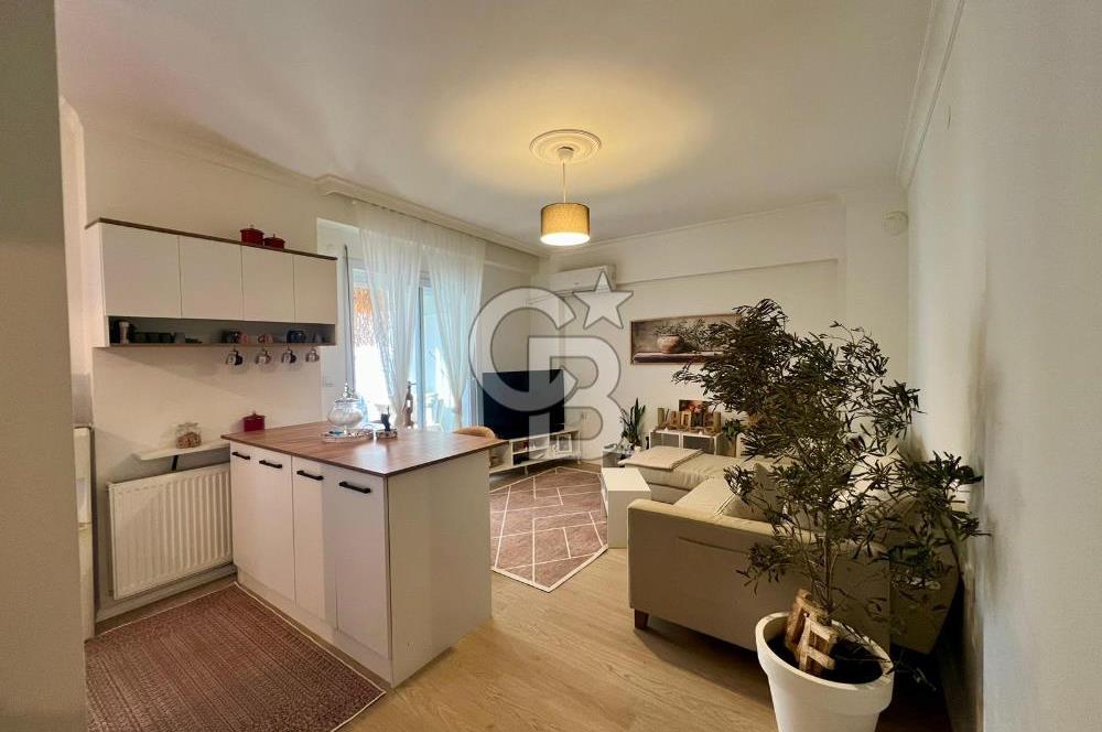 Karşıyaka Şemikler Mahallesi'nde Tadilatlı 2+1 Satılık Daire