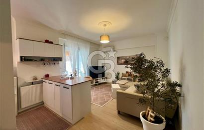 Karşıyaka Şemikler Mahallesi'nde Tadilatlı 2+1 Satılık Daire