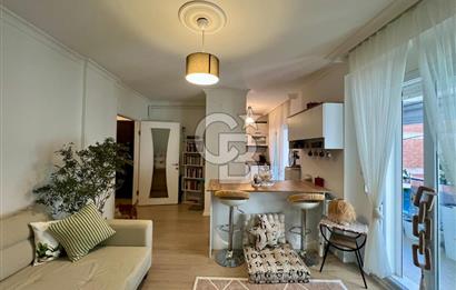 Karşıyaka Şemikler Mahallesi'nde Tadilatlı 2+1 Satılık Daire