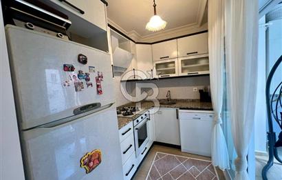 Karşıyaka Şemikler Mahallesi'nde Tadilatlı 2+1 Satılık Daire