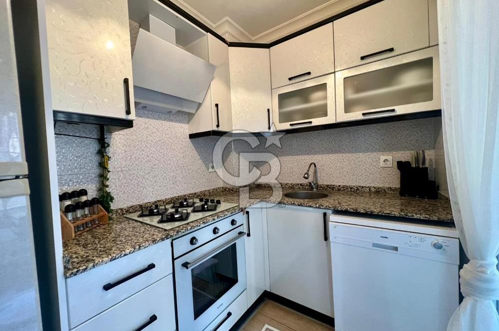 Karşıyaka Şemikler Mahallesi'nde Tadilatlı 2+1 Satılık Daire