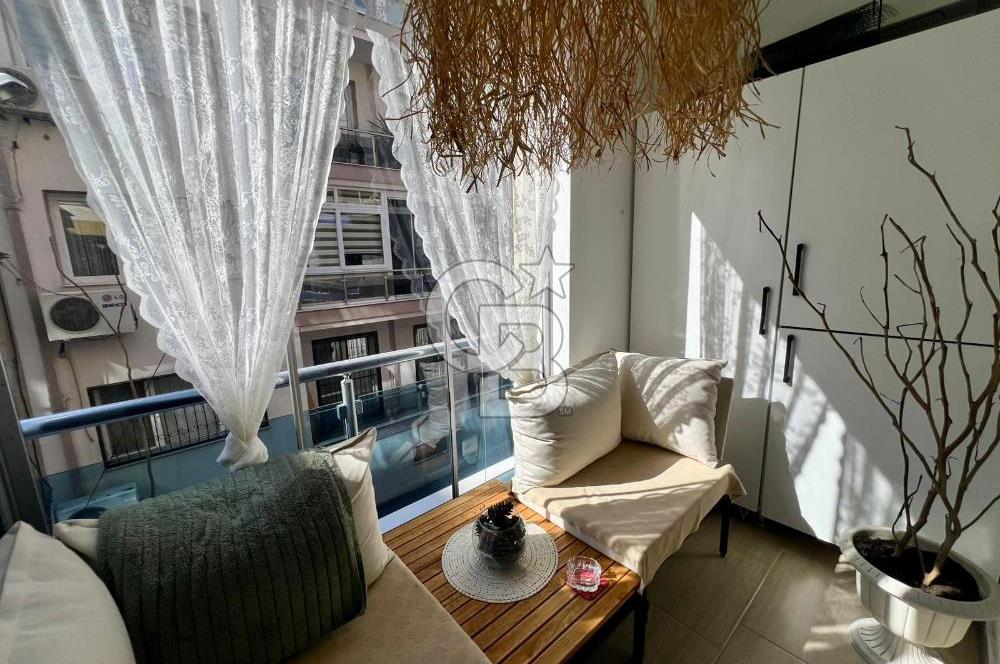 Karşıyaka Şemikler Mahallesi'nde Tadilatlı 2+1 Satılık Daire