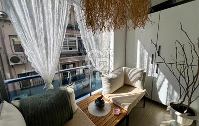 Karşıyaka Şemikler Mahallesi'nde Tadilatlı 2+1 Satılık Daire