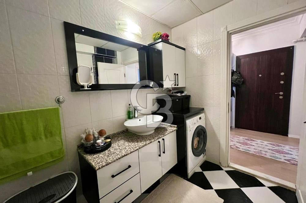 Karşıyaka Şemikler Mahallesi'nde Tadilatlı 2+1 Satılık Daire