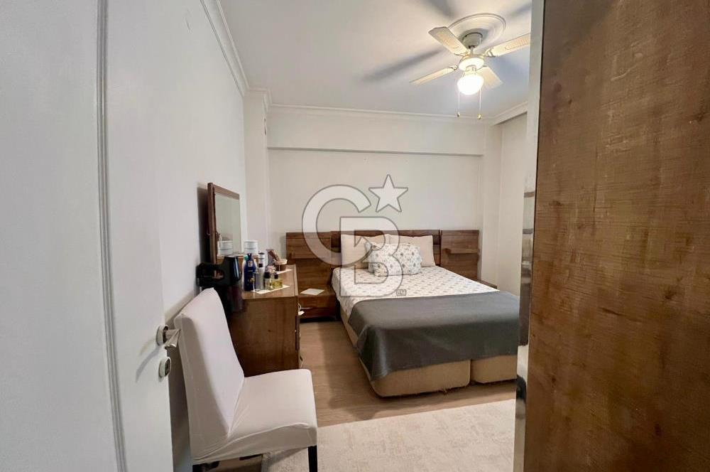 Karşıyaka Şemikler Mahallesi'nde Tadilatlı 2+1 Satılık Daire