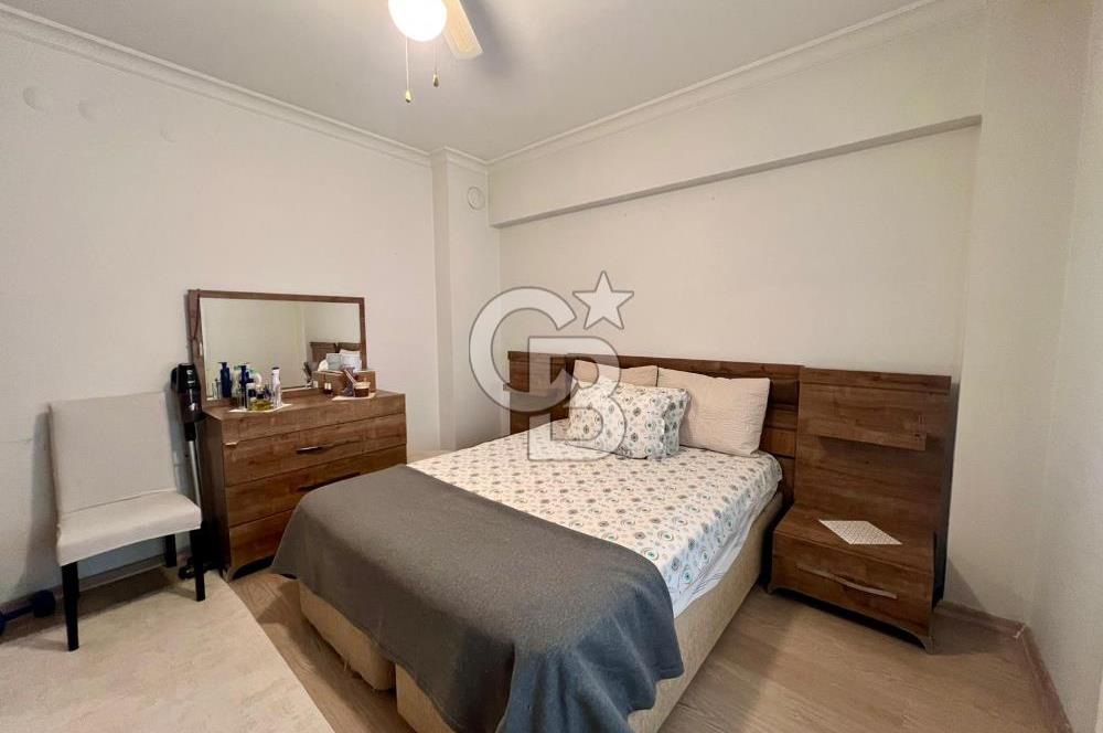 Karşıyaka Şemikler Mahallesi'nde Tadilatlı 2+1 Satılık Daire