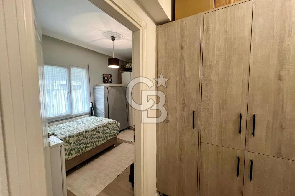 Karşıyaka Şemikler Mahallesi'nde Tadilatlı 2+1 Satılık Daire