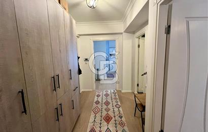 Karşıyaka Şemikler Mahallesi'nde Tadilatlı 2+1 Satılık Daire