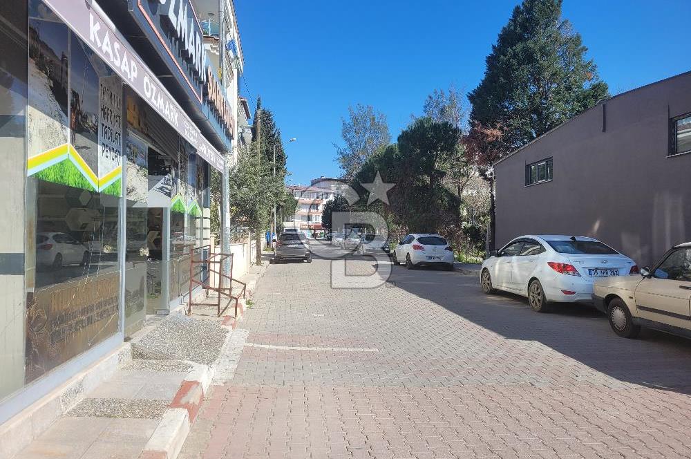 Menemen'de Stratejik Konumda Satılık Ticari Mülk. 