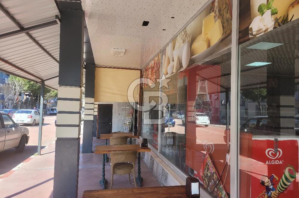 Menemen'de Stratejik Konumda Satılık Ticari Mülk. 