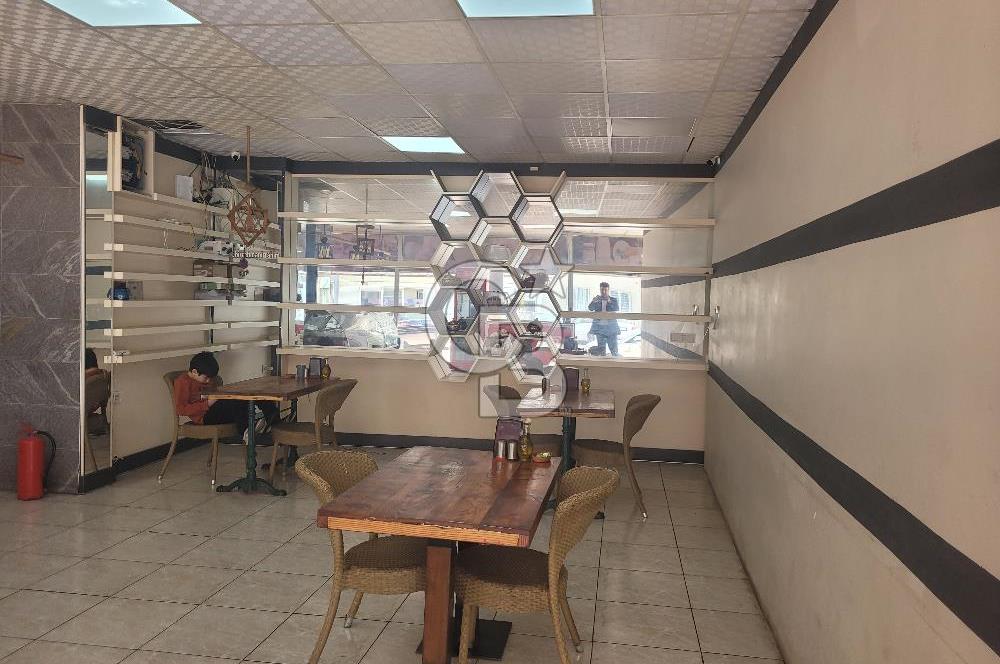 Menemen'de Stratejik Konumda Satılık Ticari Mülk. 