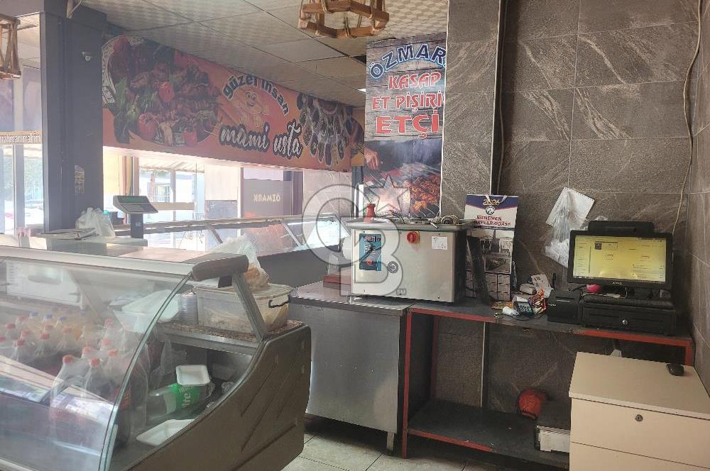 Menemen'de Stratejik Konumda Satılık Ticari Mülk. 