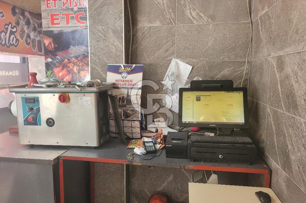 Menemen'de Stratejik Konumda Satılık Ticari Mülk. 