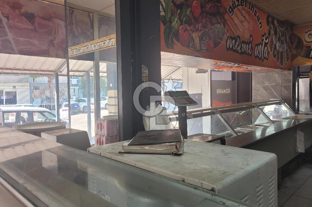 Menemen'de Stratejik Konumda Satılık Ticari Mülk. 