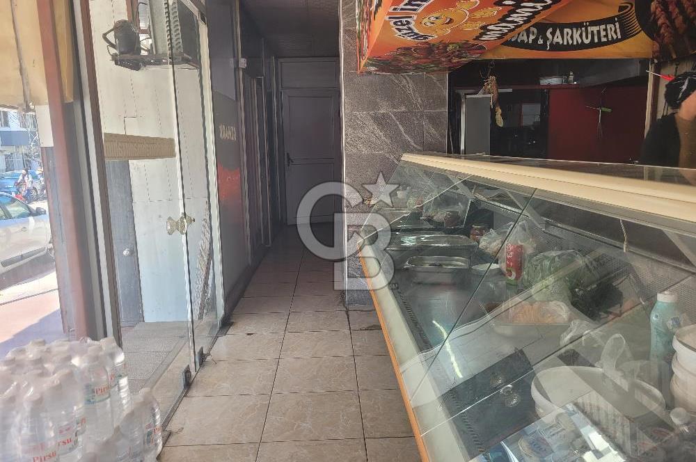 Menemen'de Stratejik Konumda Satılık Ticari Mülk. 