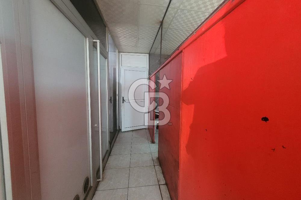 Menemen'de Stratejik Konumda Satılık Ticari Mülk. 