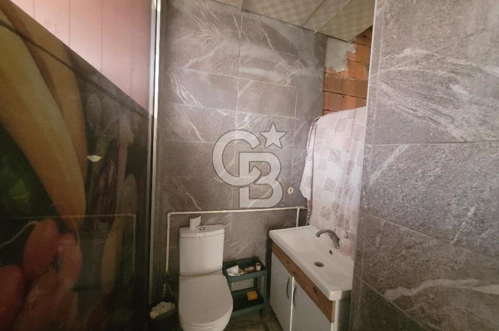 Menemen'de Stratejik Konumda Satılık Ticari Mülk. 