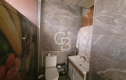 Menemen'de Stratejik Konumda Satılık Ticari Mülk. 