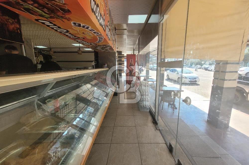 Menemen'de Stratejik Konumda Satılık Ticari Mülk. 