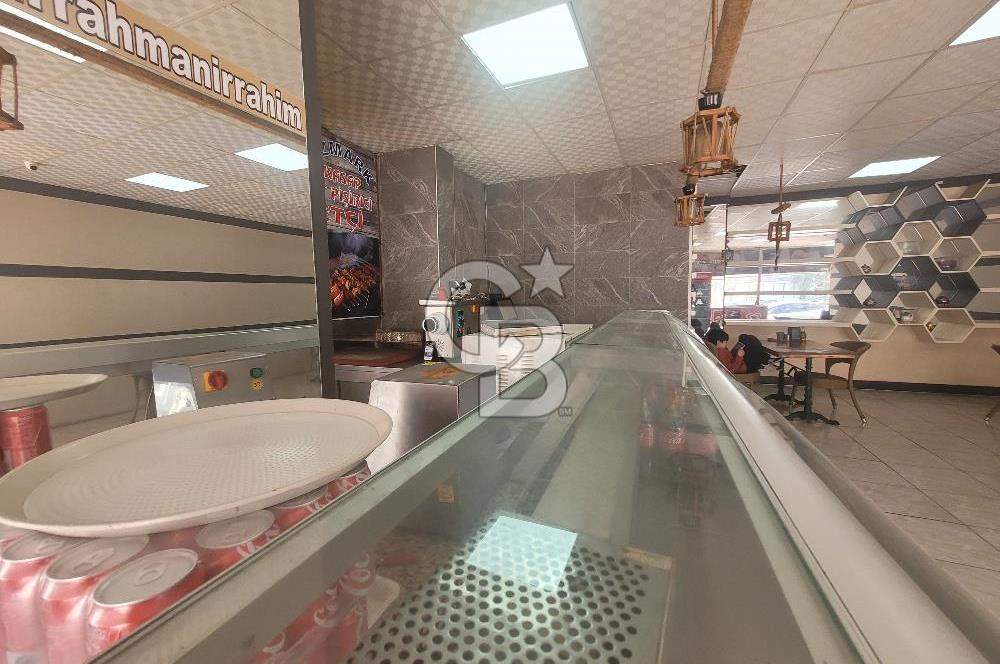 Menemen'de Stratejik Konumda Satılık Ticari Mülk. 