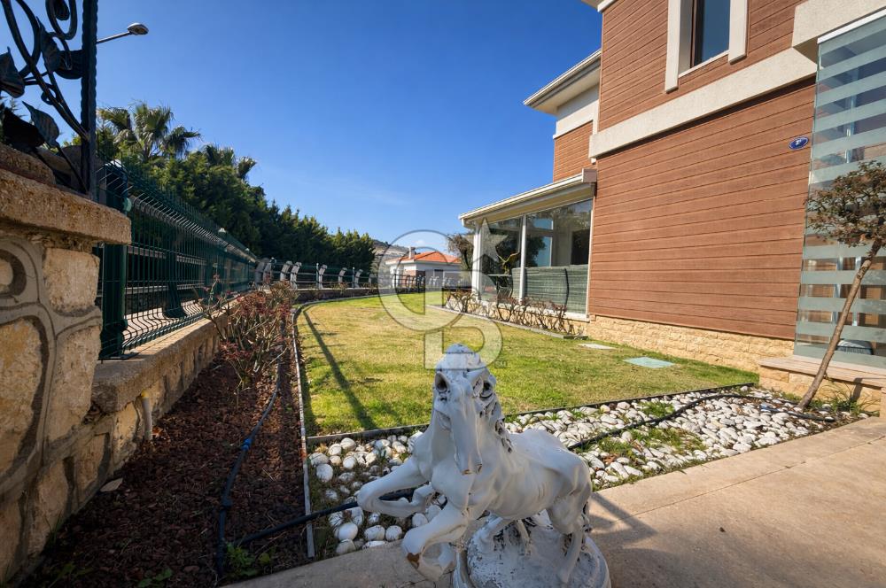 Kekliktepe’ye Komşu | Dört Mevsim Konakları’nda 1.150 m² Bahçe İçinde Villa
