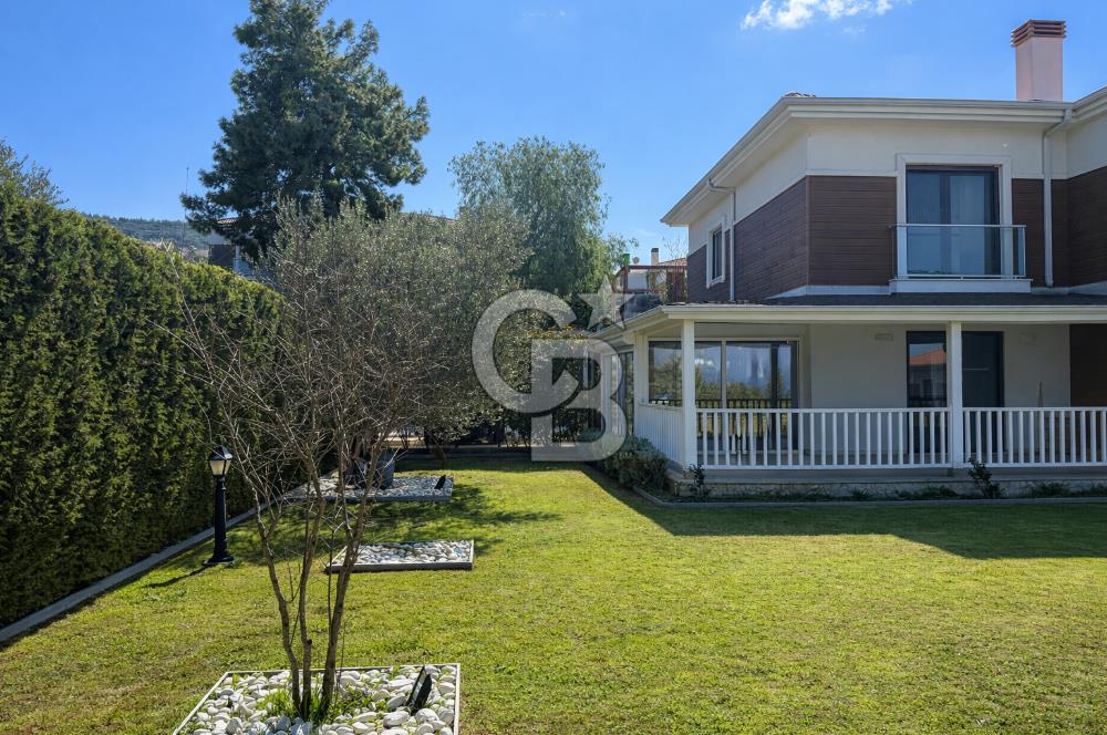 Kekliktepe’ye Komşu | Dört Mevsim Konakları’nda 1.150 m² Bahçe İçinde Villa
