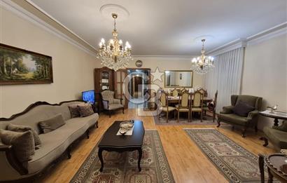 Kadıköy avşar sokak 3+1 ebeveyn banyolu geniş daire