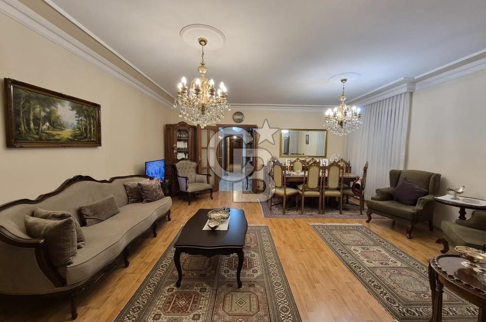 Kadıköy avşar sokak 3+1 ebeveyn banyolu geniş daire