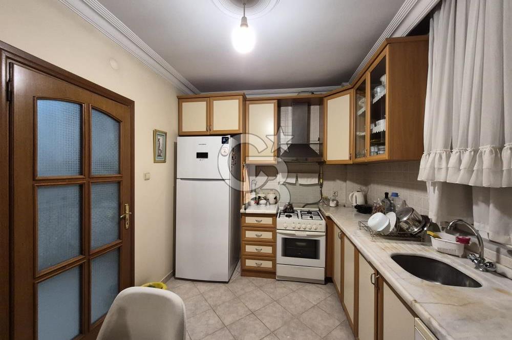 Kadıköy avşar sokak 3+1 ebeveyn banyolu geniş daire