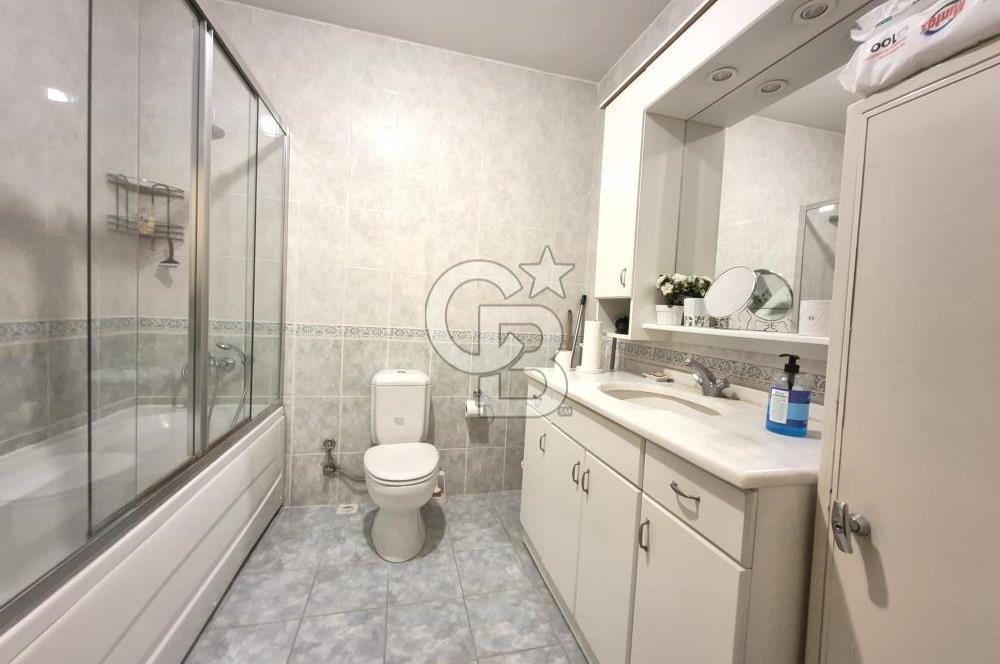 Kadıköy avşar sokak 3+1 ebeveyn banyolu geniş daire