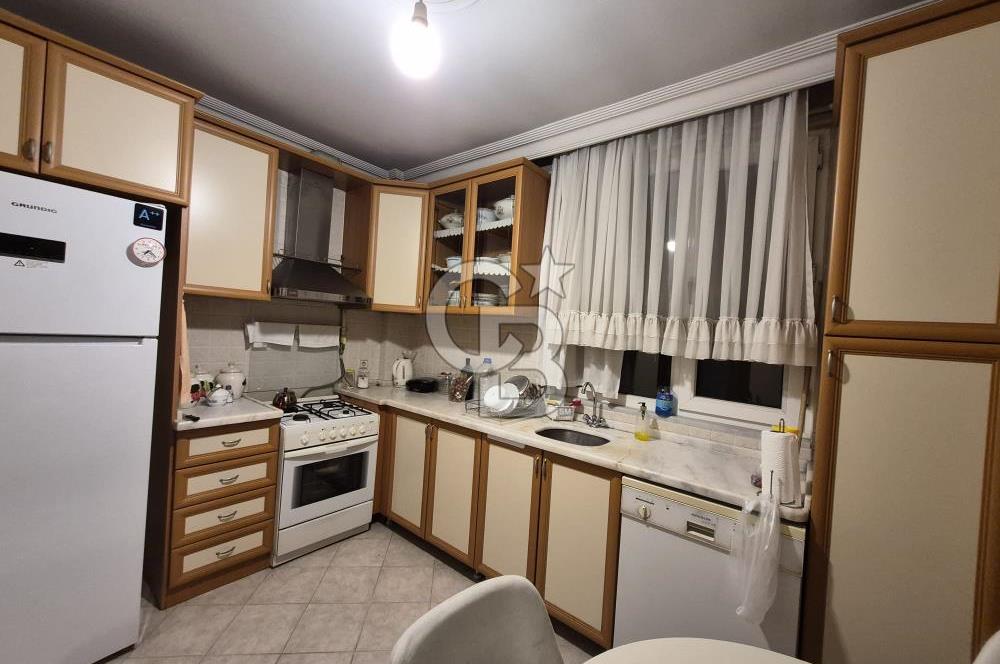 Kadıköy avşar sokak 3+1 ebeveyn banyolu geniş daire