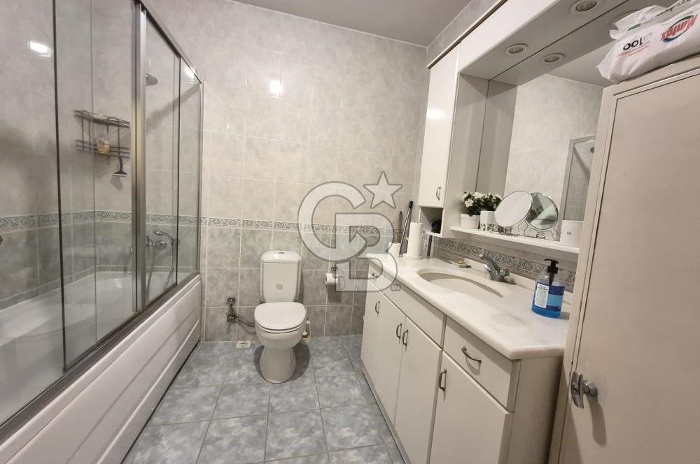 Kadıköy avşar sokak 3+1 ebeveyn banyolu geniş daire