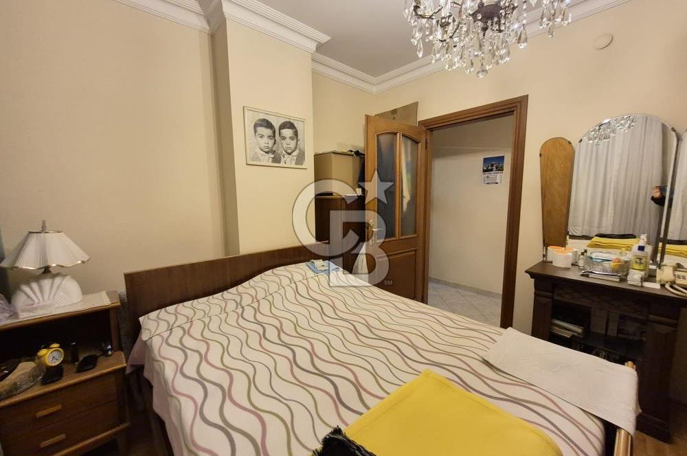 Kadıköy avşar sokak 3+1 ebeveyn banyolu geniş daire