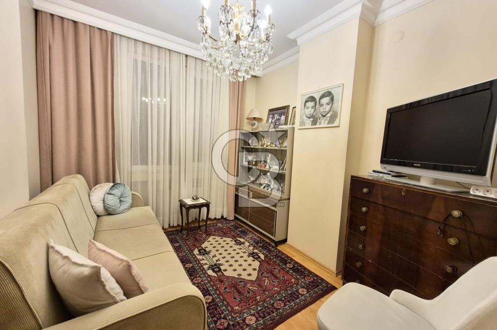 Kadıköy avşar sokak 3+1 ebeveyn banyolu geniş daire