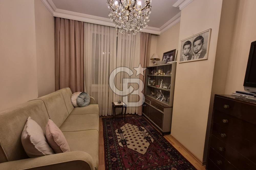 Kadıköy avşar sokak 3+1 ebeveyn banyolu geniş daire