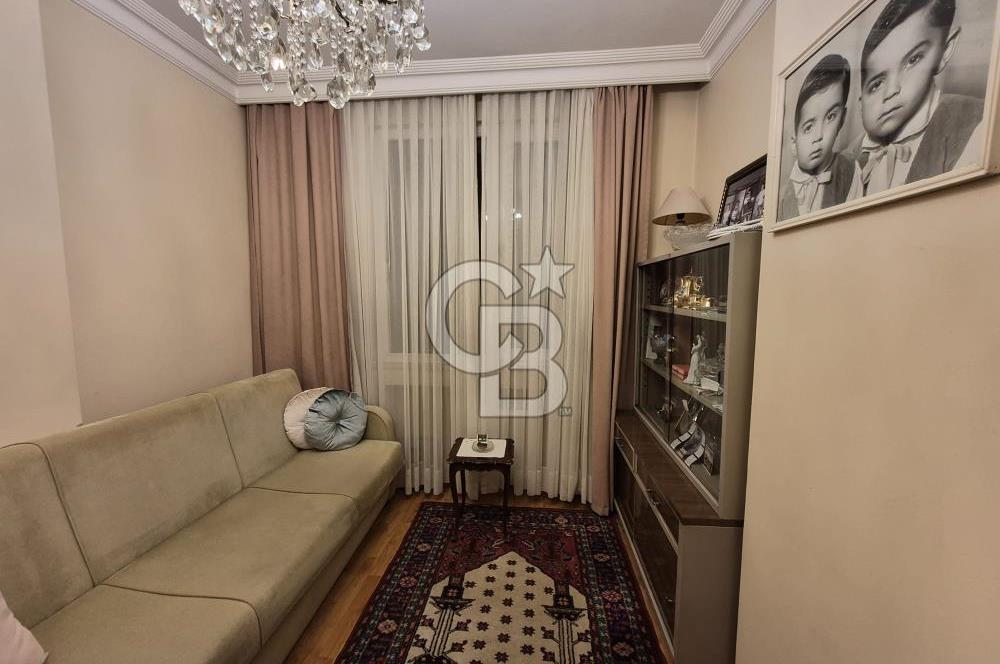 Kadıköy avşar sokak 3+1 ebeveyn banyolu geniş daire