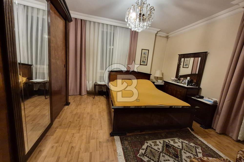 Kadıköy avşar sokak 3+1 ebeveyn banyolu geniş daire