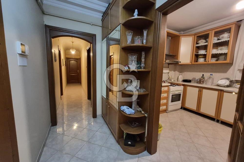 Kadıköy avşar sokak 3+1 ebeveyn banyolu geniş daire
