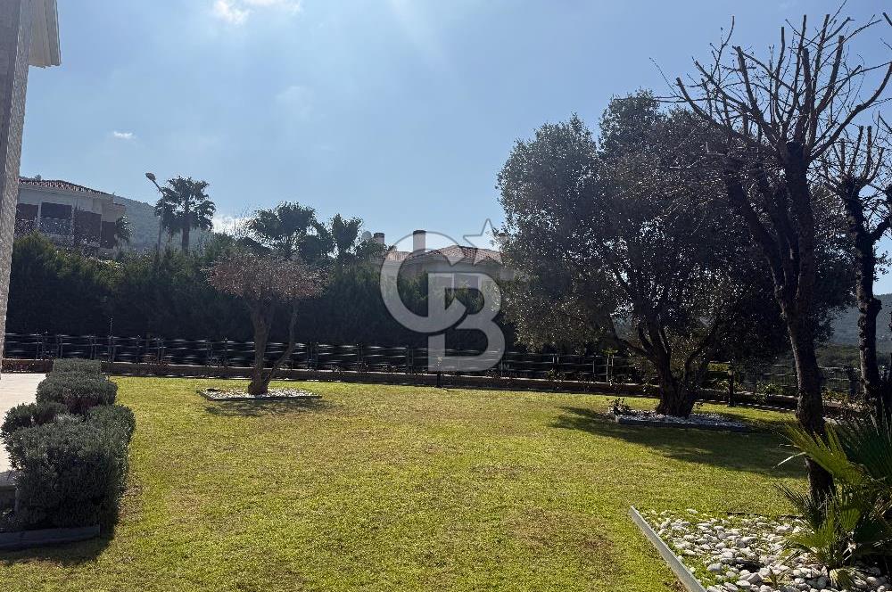 Kekliktepe’ye Komşu | Dört Mevsim Konakları’nda 1.150 m² Bahçe İçinde Villa
