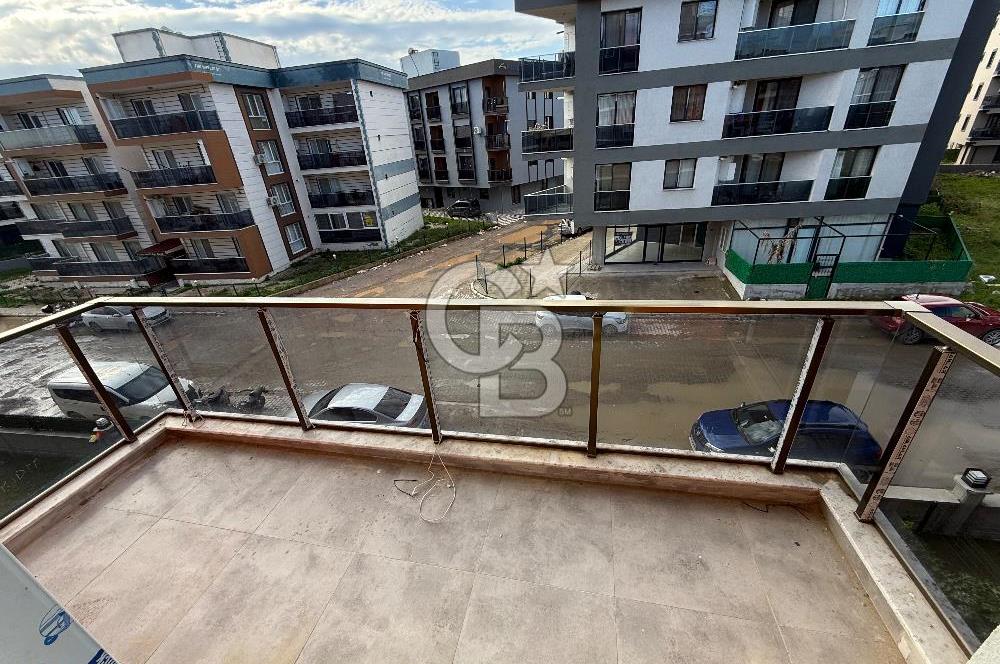 MENEMEN SEYREK’TE HAVUZLU SITEDE 1 + 1 