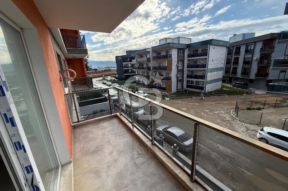 MENEMEN SEYREK’TE HAVUZLU SITEDE 1 + 1 