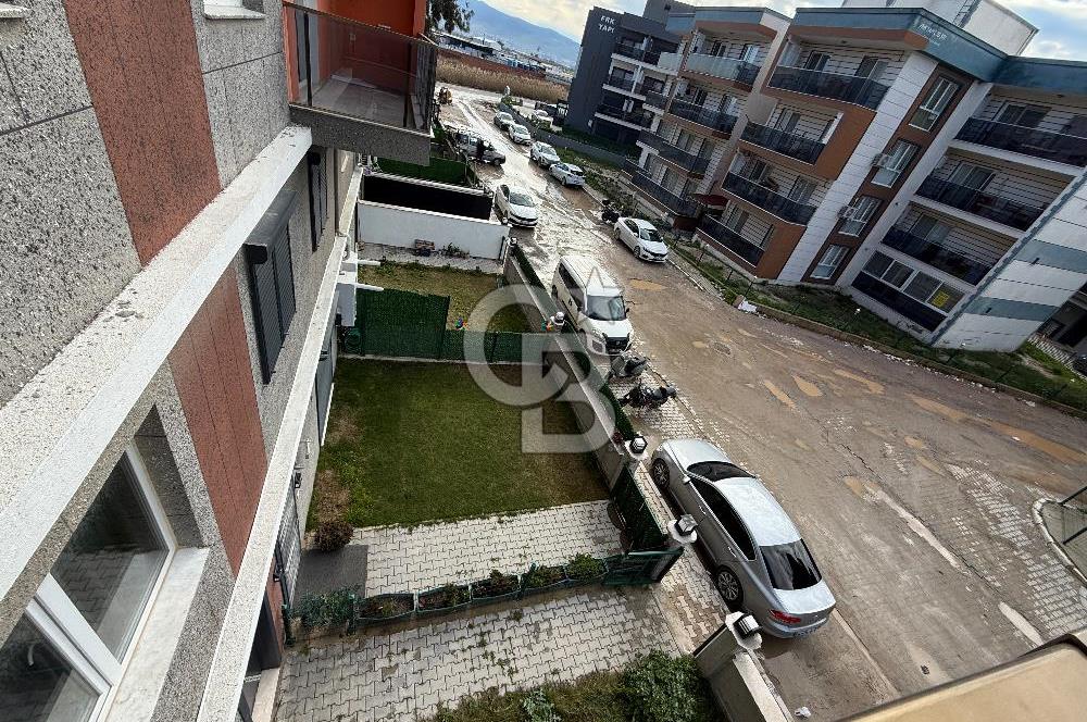 MENEMEN SEYREK’TE HAVUZLU SITEDE 1 + 1 