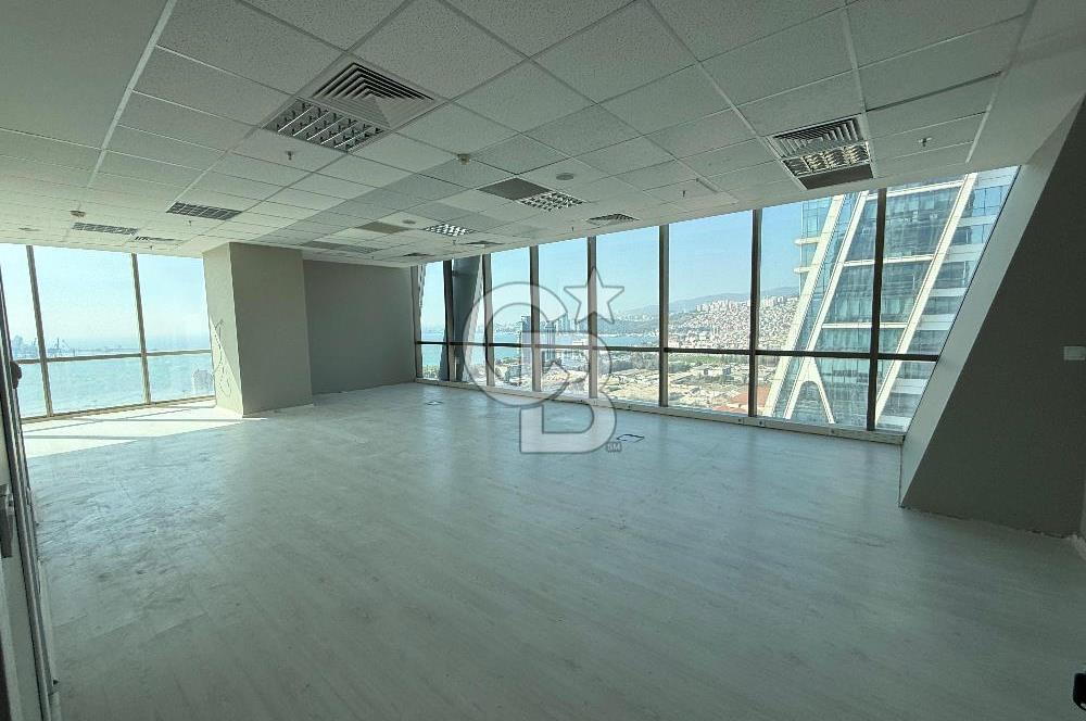 MUSELAND FOLKART TOWERS'TA FULL KÖRFEZ MANZARALI İŞ YERİ