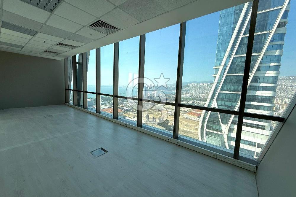 MUSELAND FOLKART TOWERS'TA FULL KÖRFEZ MANZARALI İŞ YERİ