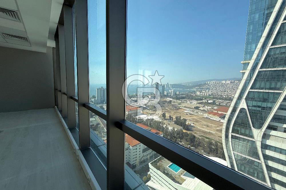 MUSELAND FOLKART TOWERS'TA FULL KÖRFEZ MANZARALI İŞ YERİ