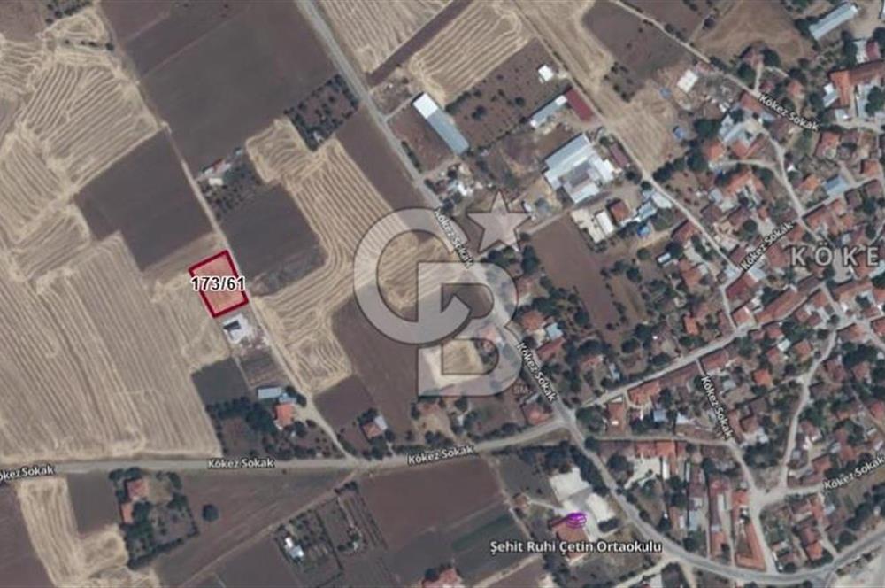 UŞAK SİVASLI KÖKEZ KÖYÜNDE 1.204 M2 SATILIK TARLA CB PH 