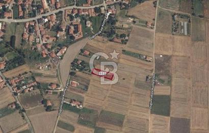 KÖY İÇERİSİNDE ELEKTRİK SU DİBİNDE İMARLI ARSA