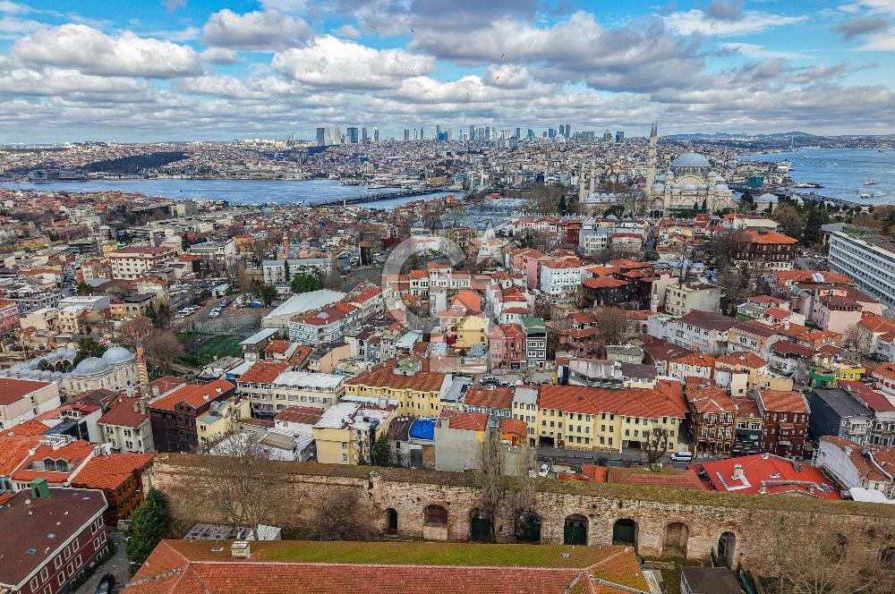 Vefa da satılık 7 odalı apart otel