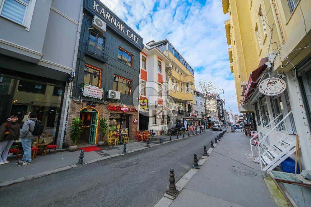 Vefa da satılık 7 odalı apart otel