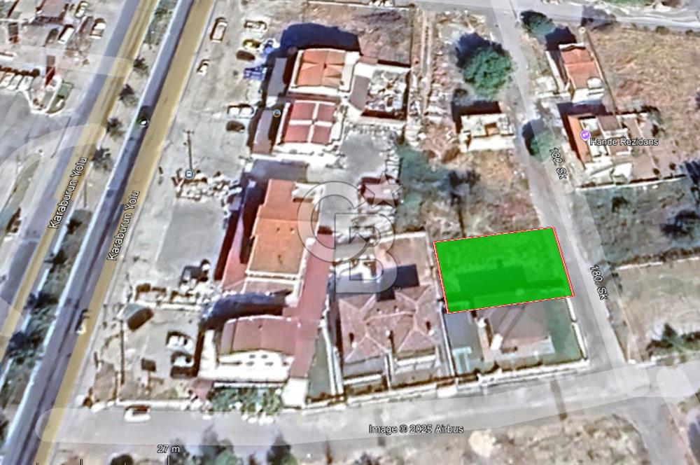 Karaburun Mordoğan Merkez’de Caddeye Çok Yakın Villa Arsası